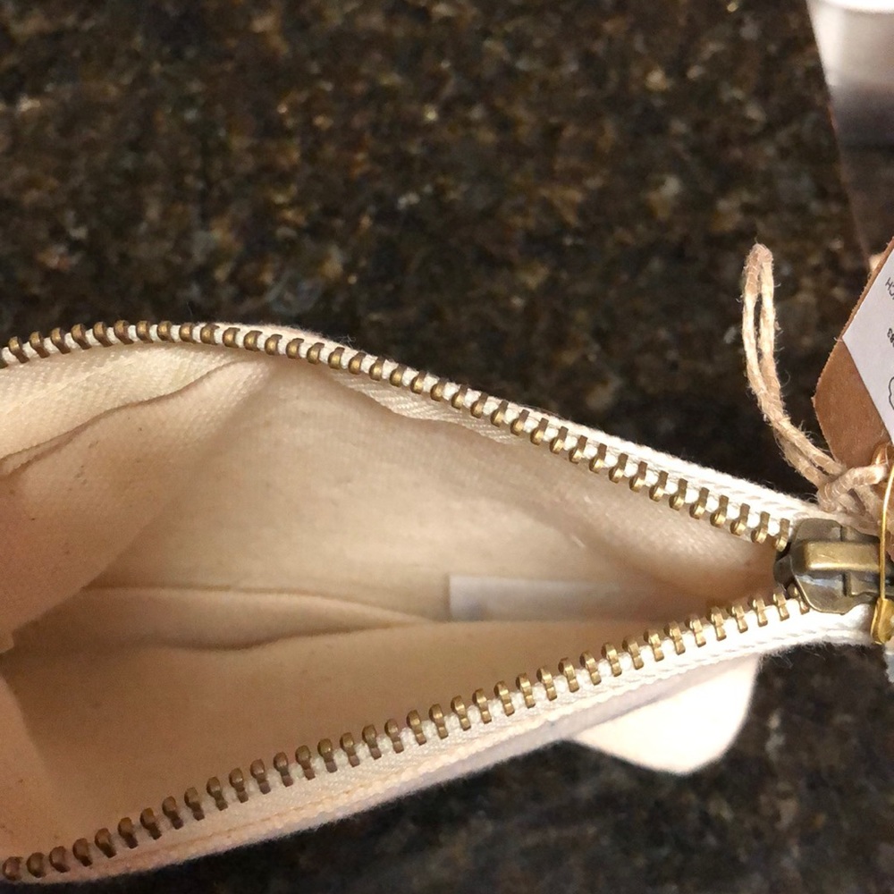 Pouch - Picture 4 of 5